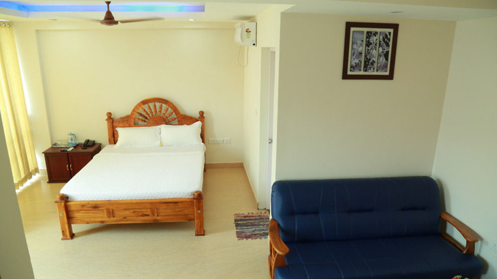 Hare Krishna Inn Guruvāyūr Extérieur photo